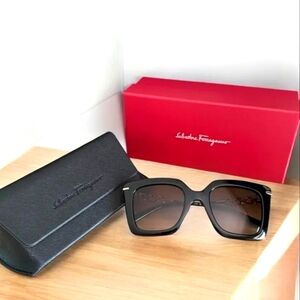NWT Ferragamo sunglasses